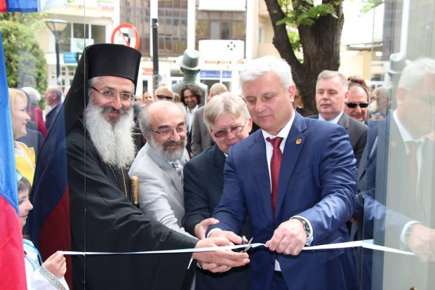 τυθν