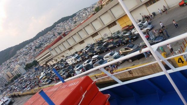 Ουρές αυτοκινητων στην Καβάλα