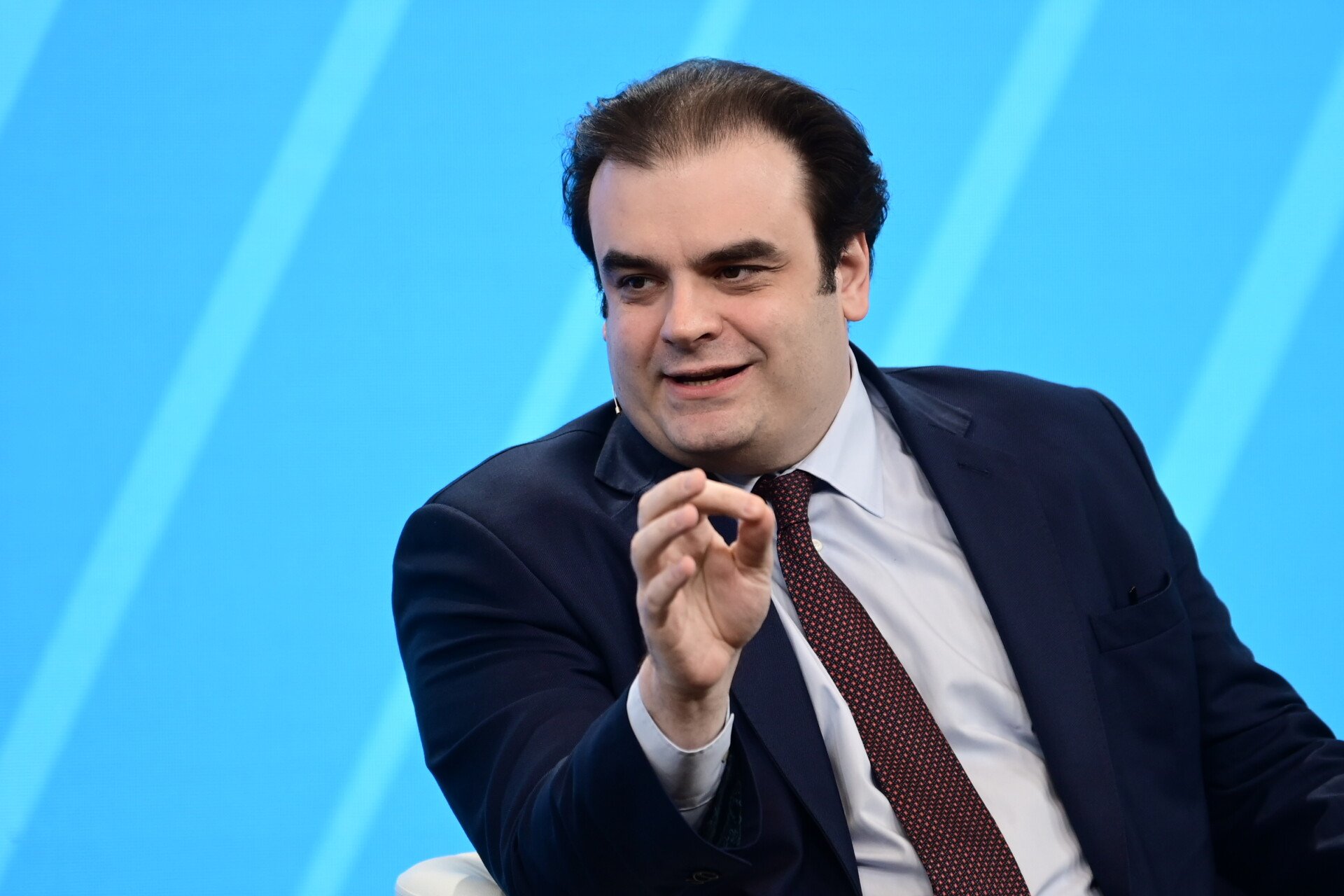 Κυριάκος Πιερρακάκης – Συνέντευξη για οικονομία, ιδιωτικό χρέος και μέτρα στήριξης