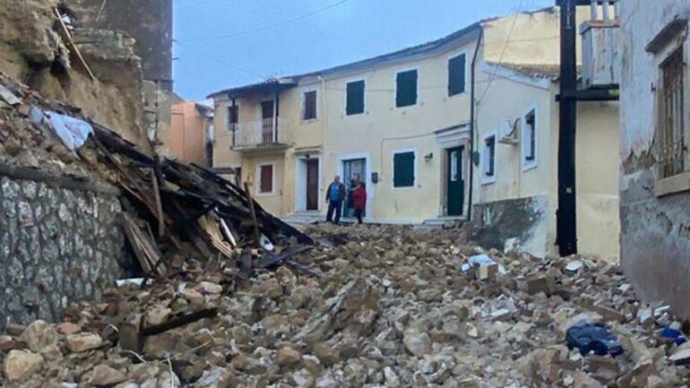 «Εικόνες βιβλικής καταστροφής» στην Κέρκυρα – Κατολισθήσεις, λάσπες και αποκλεισμένοι κάτοικοι