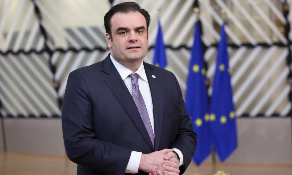 Κυριάκος Πιερρακάκης – Συνέντευξη για ελβετικό φράγκο, ιδιωτικό χρέος και οικονομία