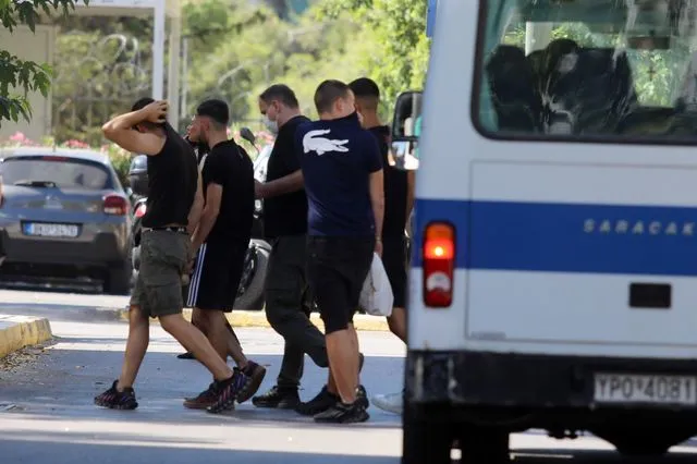 Καλλιθέα - Έρευνες της ΕΛ.ΑΣ. μετά τη φονική συμπλοκή με θύμα 15χρονο - 2026