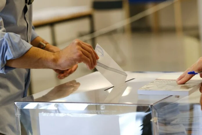 Ελλάδα - Δημοσκοπικές ανατροπές στην Κεντροαριστερά - 2025