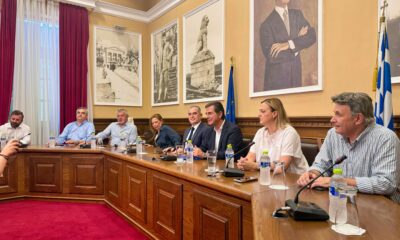 Ο υφυπουργός Εσωτερικών Κωνσταντίνος Γκιουλέκας κατά τη διάρκεια επίσκεψης και σύσκεψης με τοπικούς φορείς στις Σέρρες.