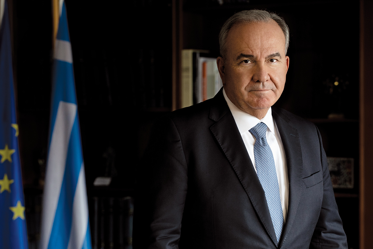 Ο αναπληρωτής υπουργός Εθνικής Οικονομίας και Οικονομικών Νίκος Παπαθανάσης.