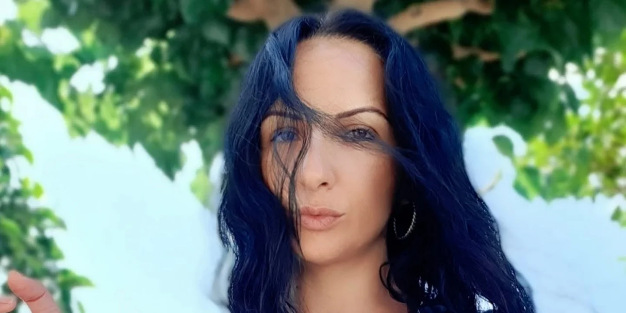 Η δημοσιογράφος Μαρία Αντωνογιαννάκη σε παλαιότερη επαγγελματική της εμφάνιση.