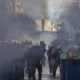 Αστυνομικοί της ΕΛ.ΑΣ. κατά τη διάρκεια επιχείρησης στο κέντρο της Αθήνας