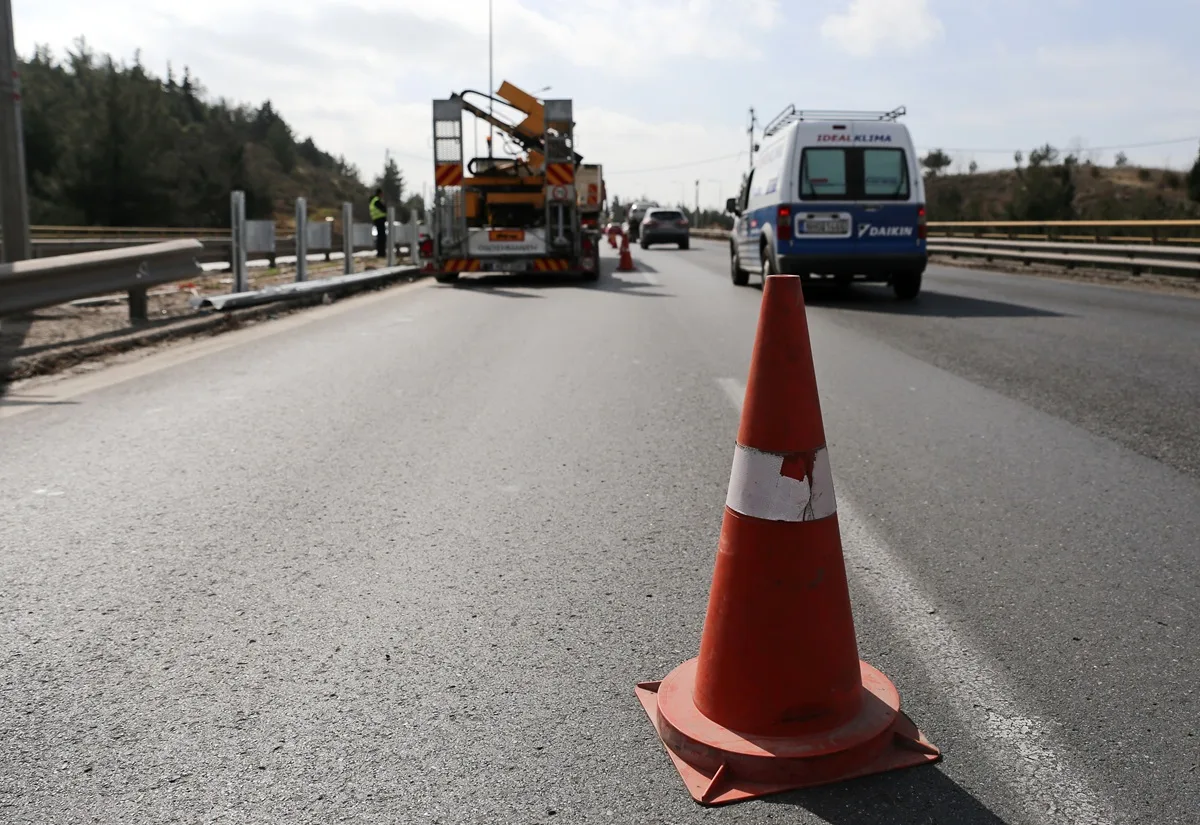 Εργασίες τοποθέτησης στηθαίων ασφαλείας στην Εθνική Οδό Θεσσαλονίκης – Καβάλας