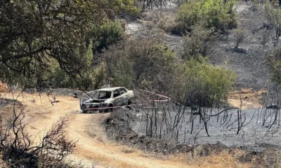 Πυροσβεστικές δυνάμεις επιχειρούν στο φλεγόμενο εργοστάσιο ανακύκλωσης στη Φιλοθέη Θεσσαλονίκης.