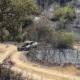 Πυροσβεστικές δυνάμεις επιχειρούν στο φλεγόμενο εργοστάσιο ανακύκλωσης στη Φιλοθέη Θεσσαλονίκης.