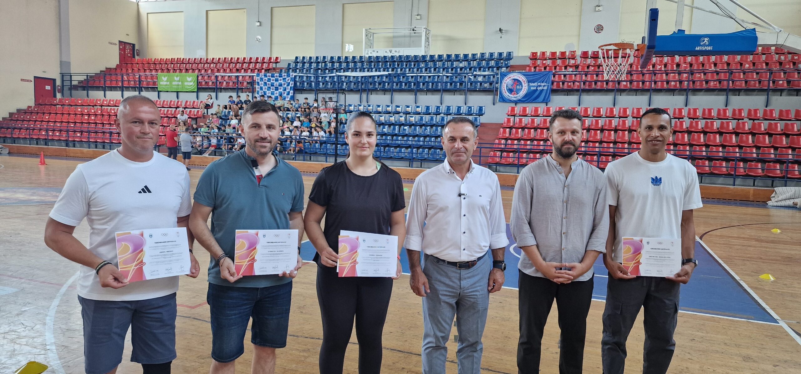 Δράμα-παράδοση διπλωμάτων σε λαμπαδηδρόμους των Χειμερινών Ολυμπιακών Αγώνων Milano Cortina 2026